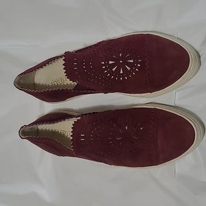 Seychelles Burgandy Bottom Line Slip On Suede sneakers size 7